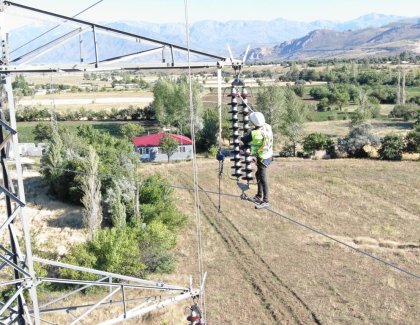 Enerji İletim Hatlarında İzolatör Değişimi, İzolatör Eklenmesi ve Koruma/Faz/OPGW İletkenlerine Pendulum Damper Montajı İşi